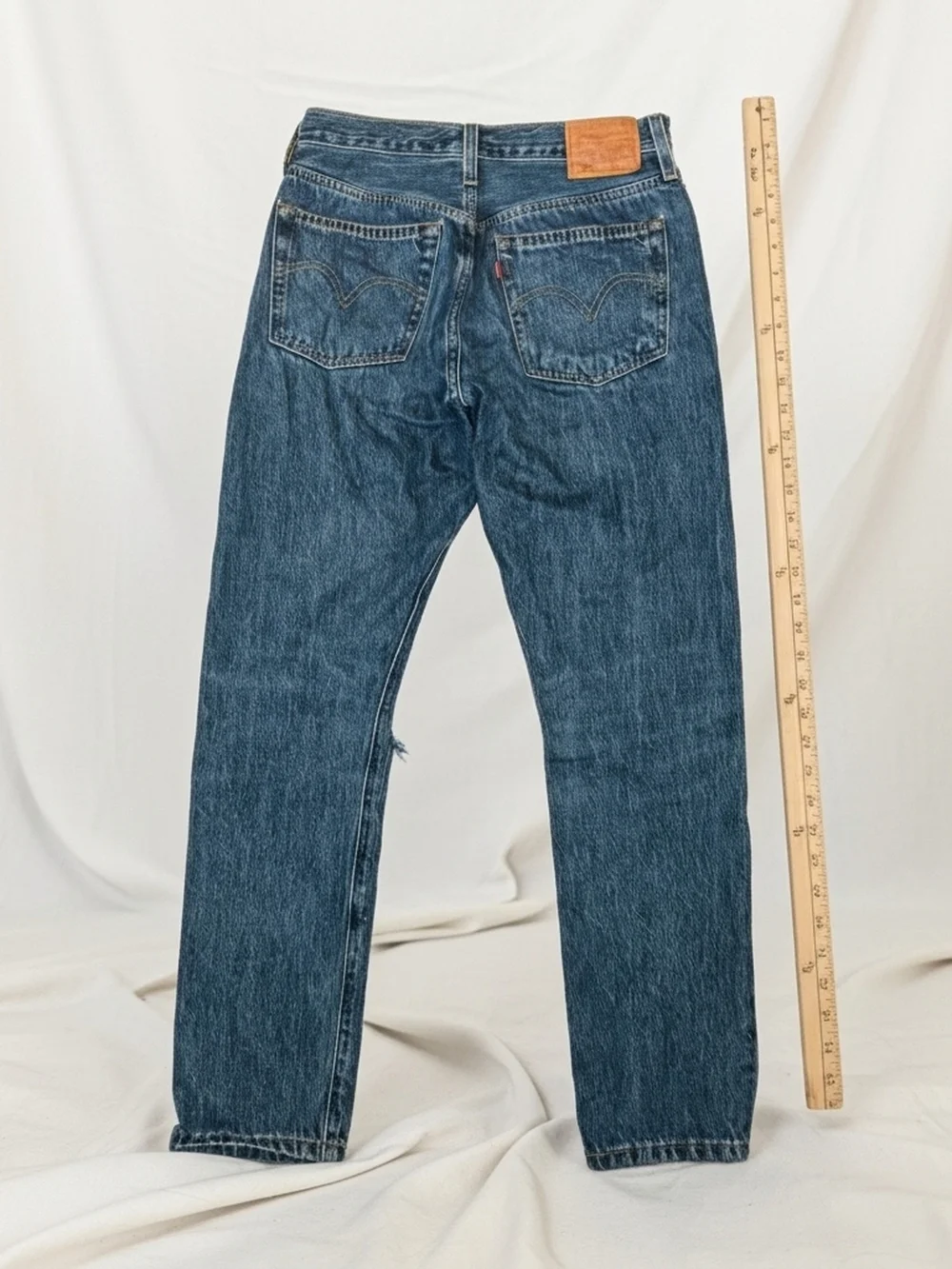 LEVI'S Straight Skinny Jeans in Dark Blue with Distressed Womens Size 4